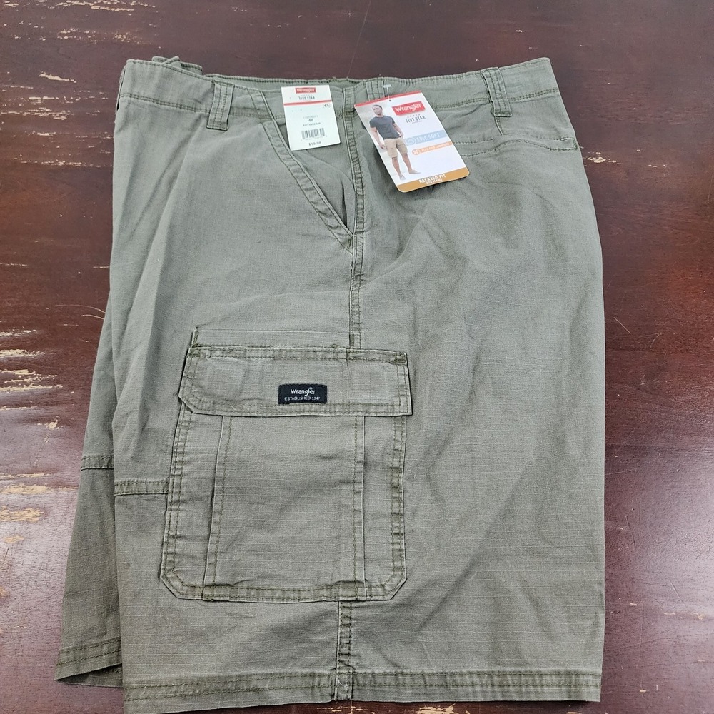 Men's Wrangler Size 48 Relaxed Fit Cargo Shorts‎  Olive Rip Stop 10" Inseam